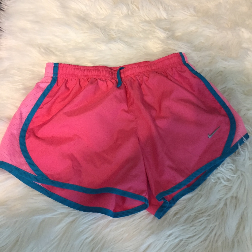 Girls Nike Tempo Shorts